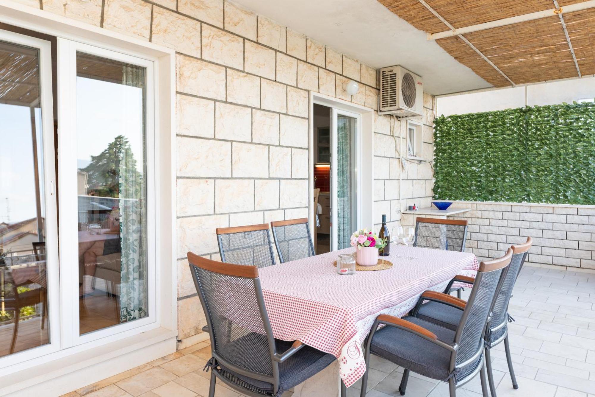 Apartment Martic Supetar